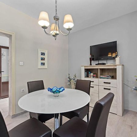 Apartments Lady M Rabac Bagian luar foto