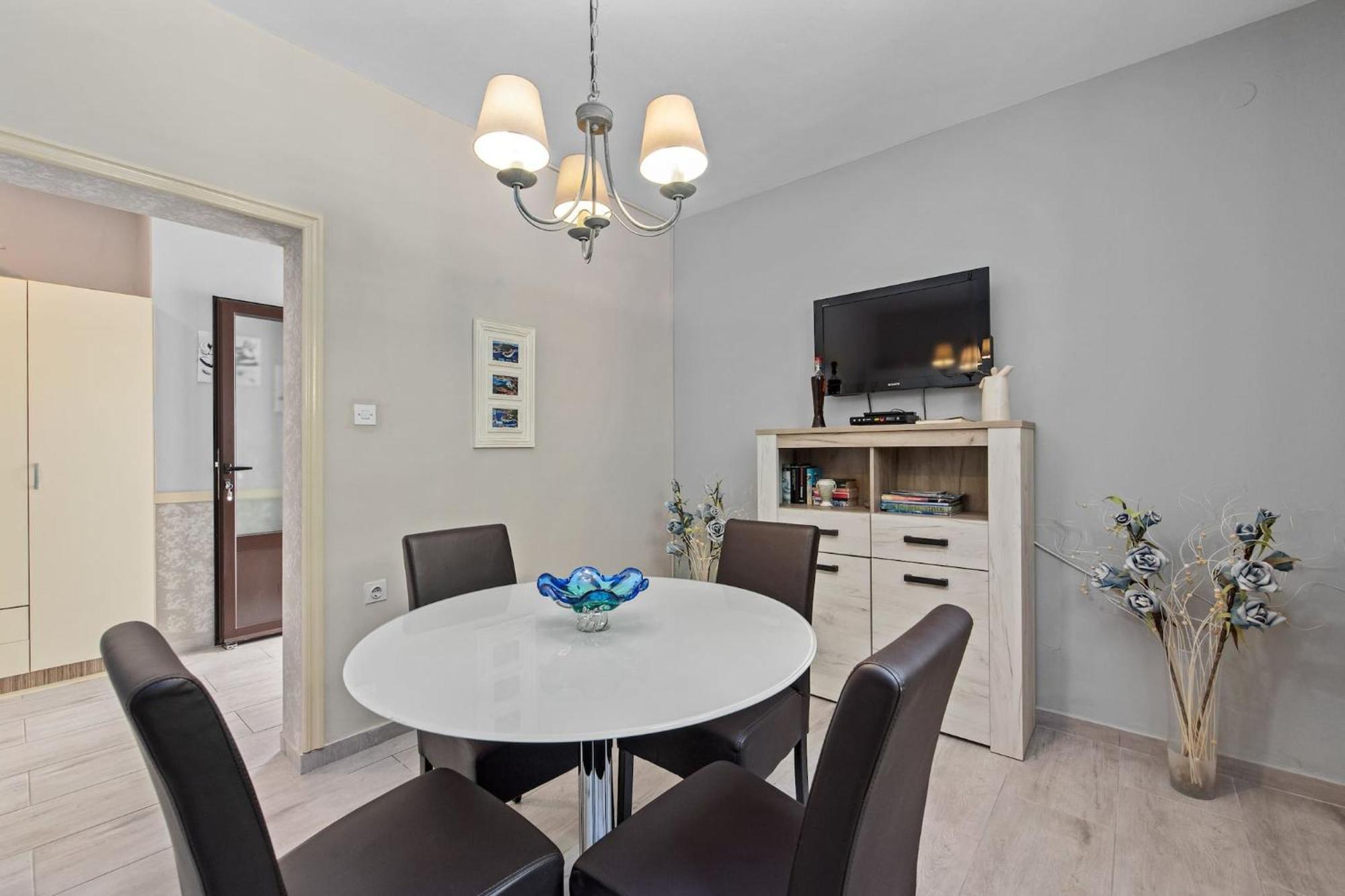 Apartments Lady M Rabac Bagian luar foto