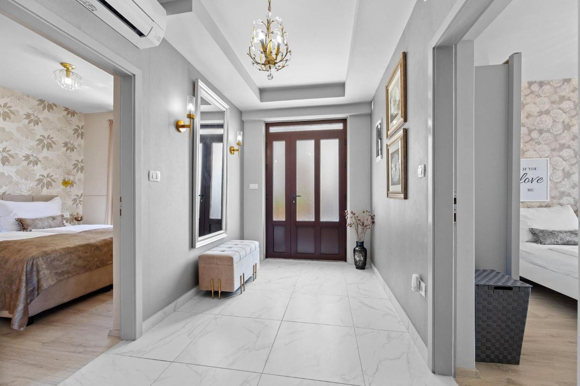 Apartments Lady M Rabac Bagian luar foto
