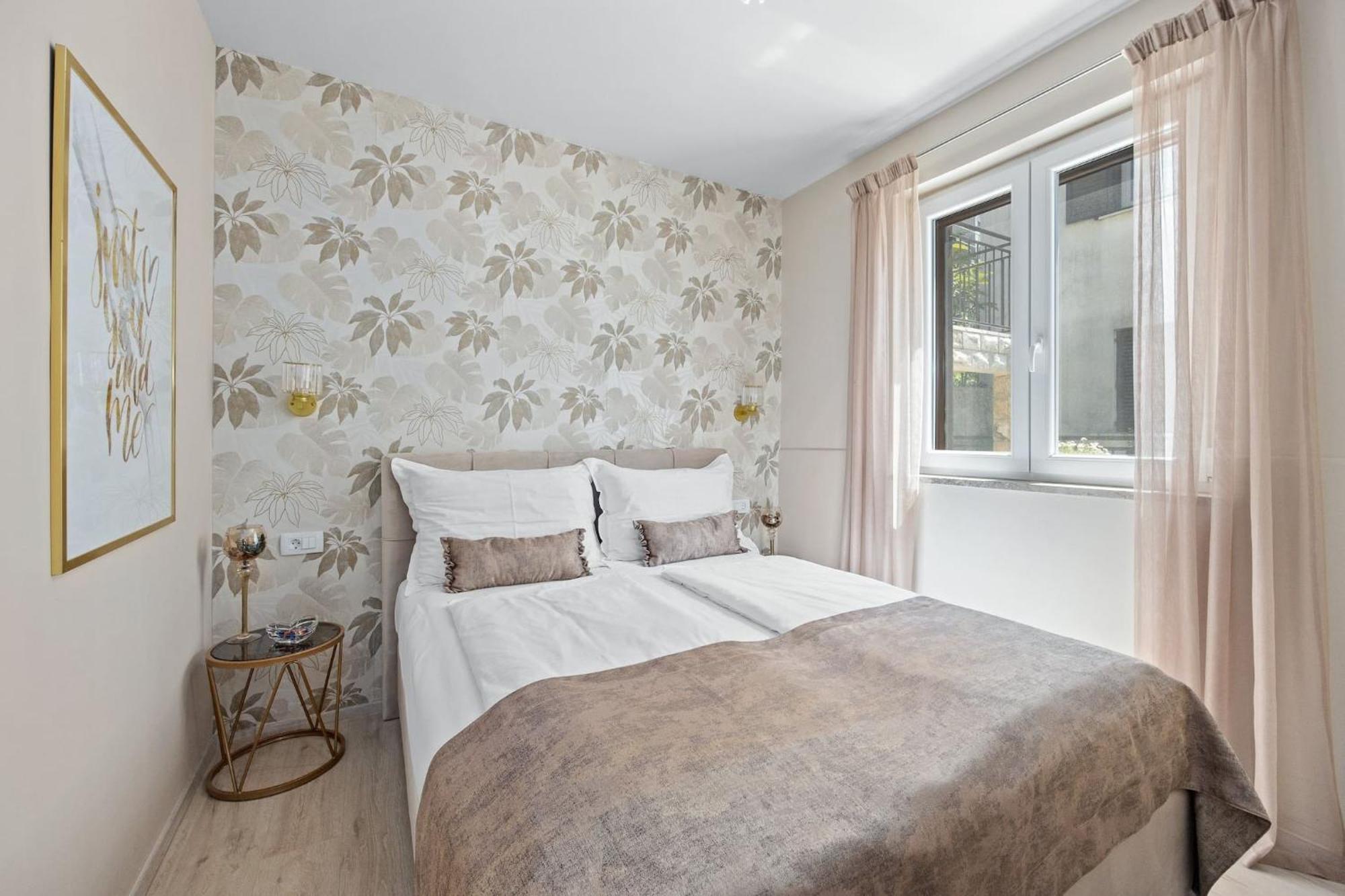 Apartments Lady M Rabac Bagian luar foto