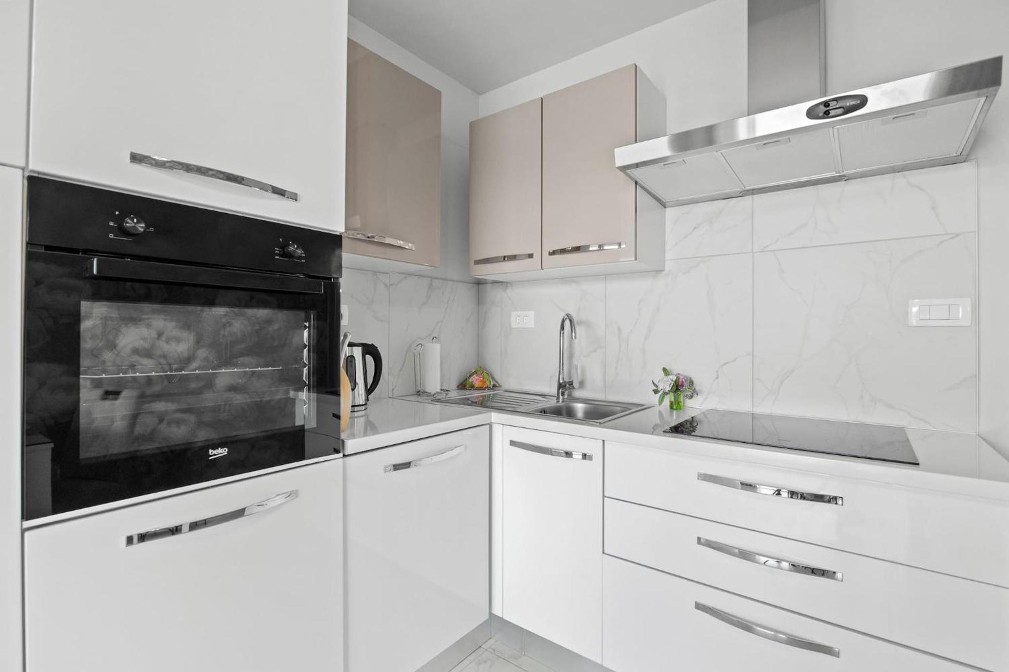 Apartments Lady M Rabac Bagian luar foto