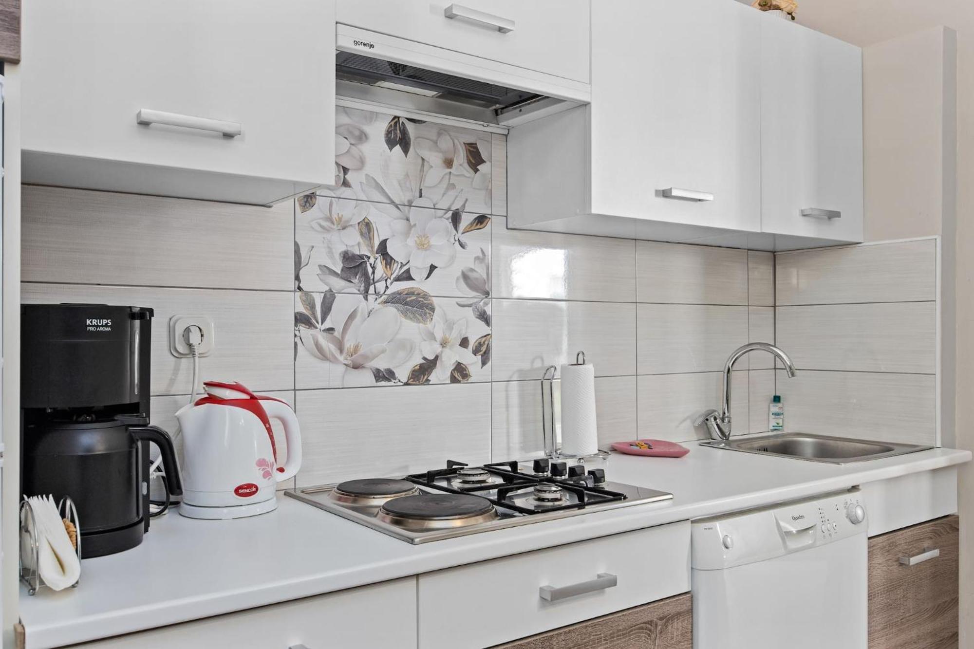 Apartments Lady M Rabac Bagian luar foto