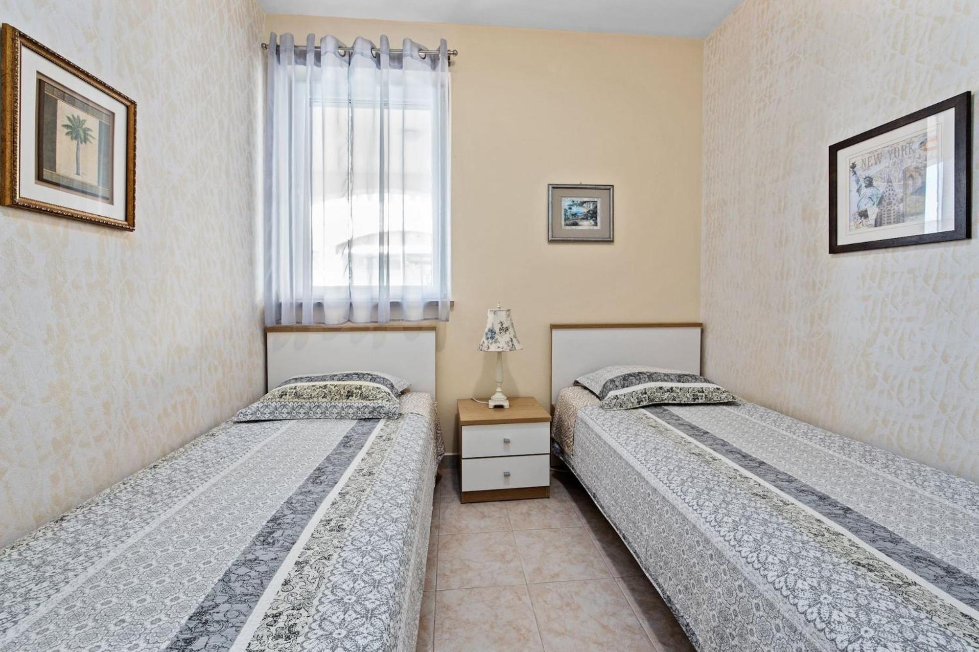 Apartments Lady M Rabac Bagian luar foto