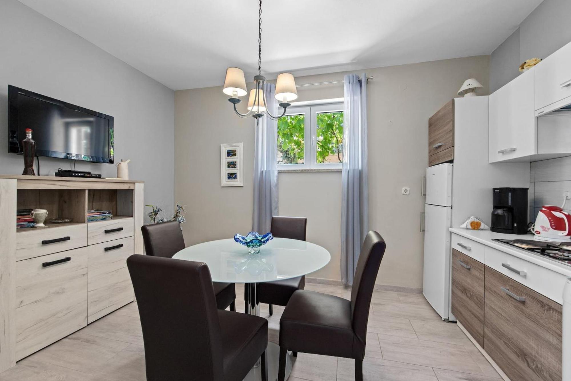Apartments Lady M Rabac Bagian luar foto